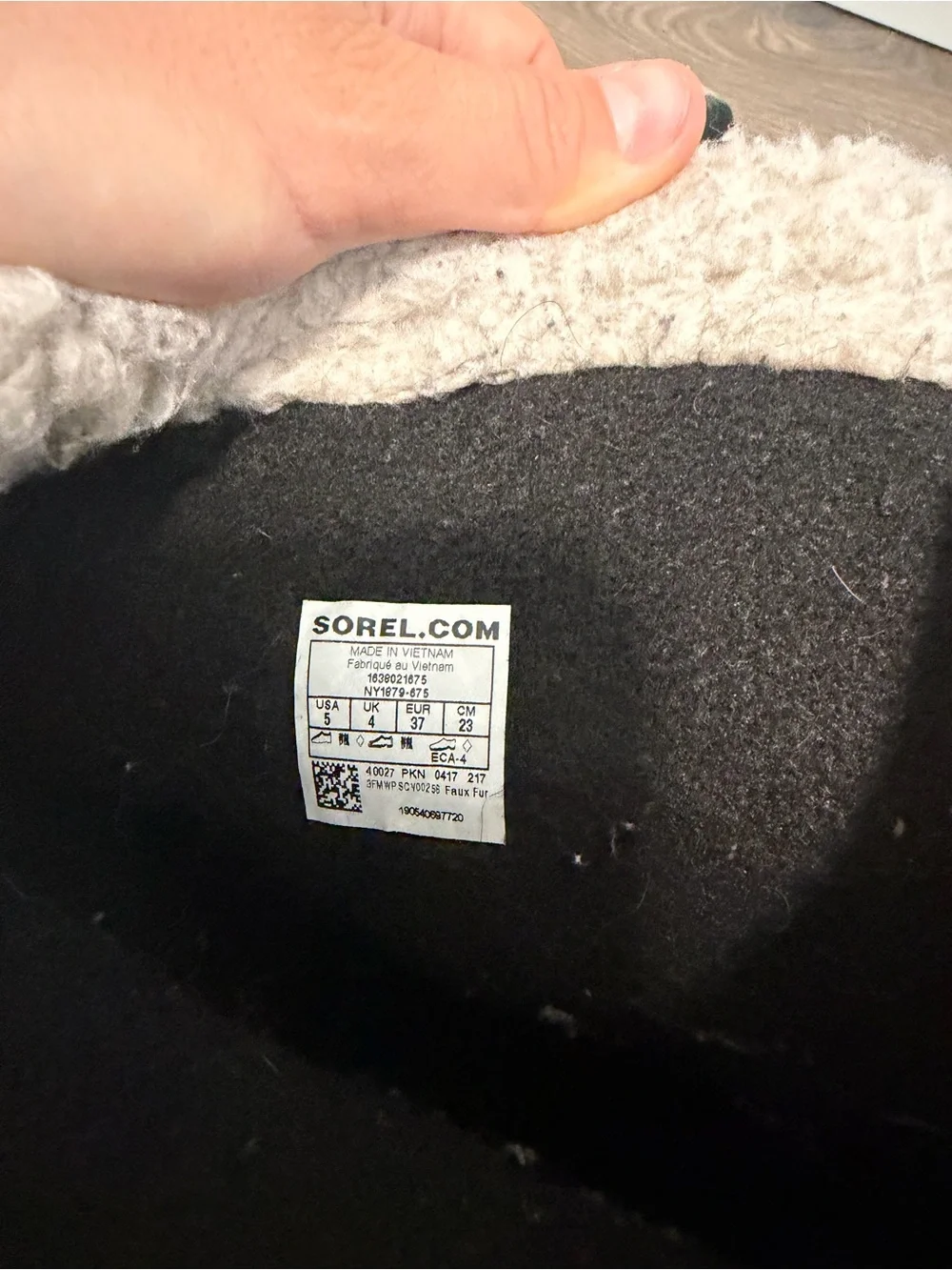 SOREL red and black snow boots waterproof with washable inserts size USA 5